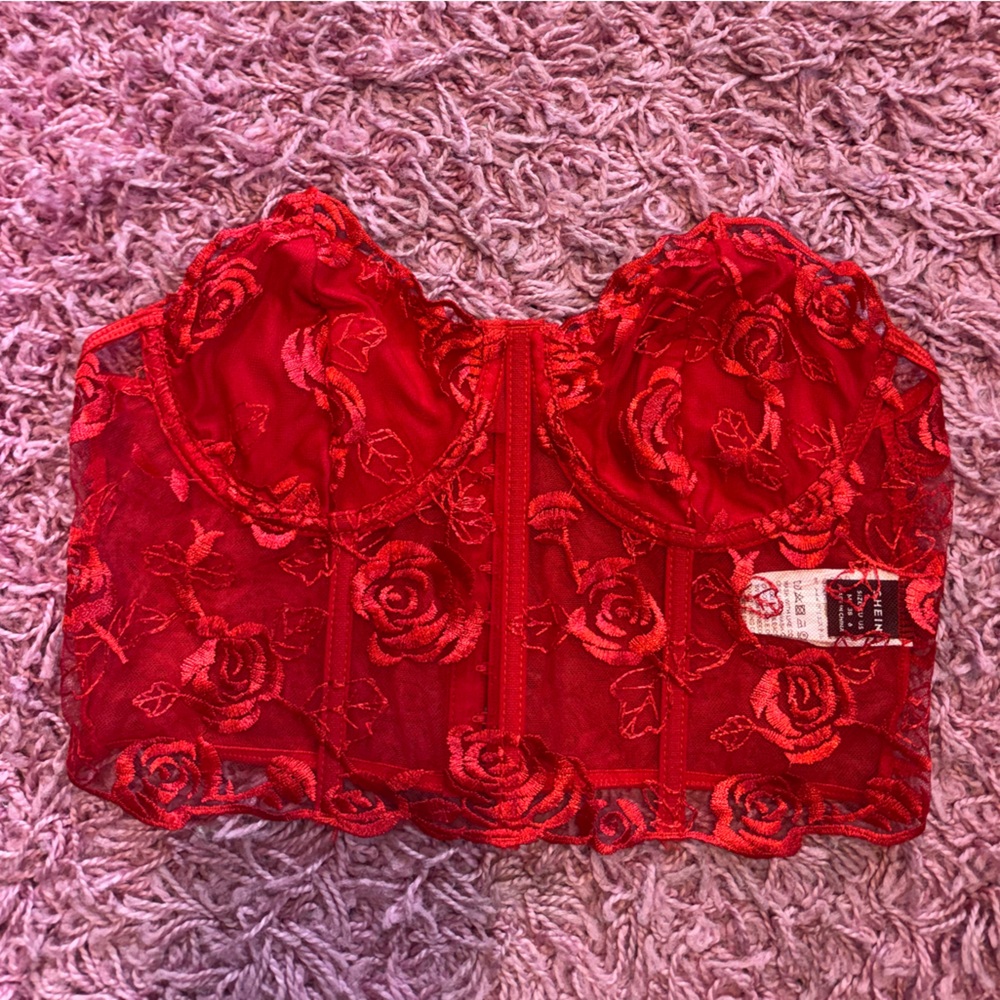 Red Lace Floral Corset ♥️💋🌹❣️🍓💄